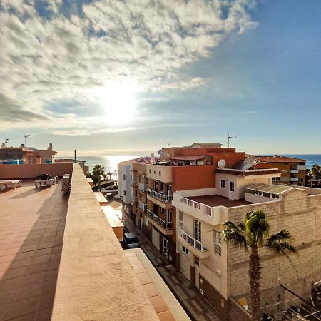 Beautiful Renovated Apartment With Air Conditioning Just Steps From The Sea In Playa San Juan Εξωτερικό φωτογραφία