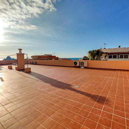 Beautiful Renovated Apartment With Air Conditioning Just Steps From The Sea In Playa San Juan Εξωτερικό φωτογραφία