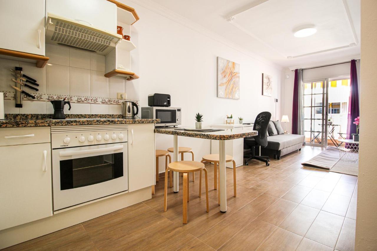Beautiful Renovated Apartment With Air Conditioning Just Steps From The Sea In Playa San Juan Εξωτερικό φωτογραφία