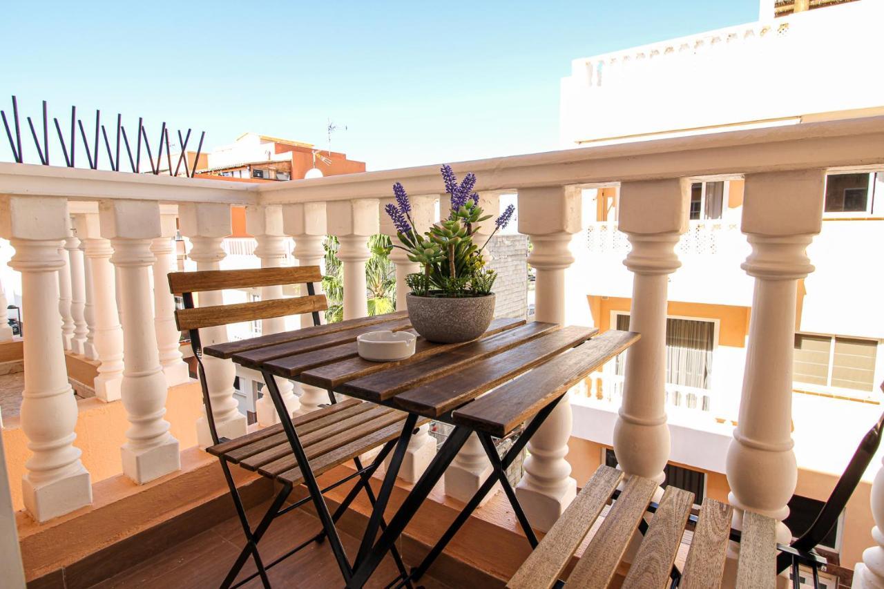Beautiful Renovated Apartment With Air Conditioning Just Steps From The Sea In Playa San Juan Εξωτερικό φωτογραφία