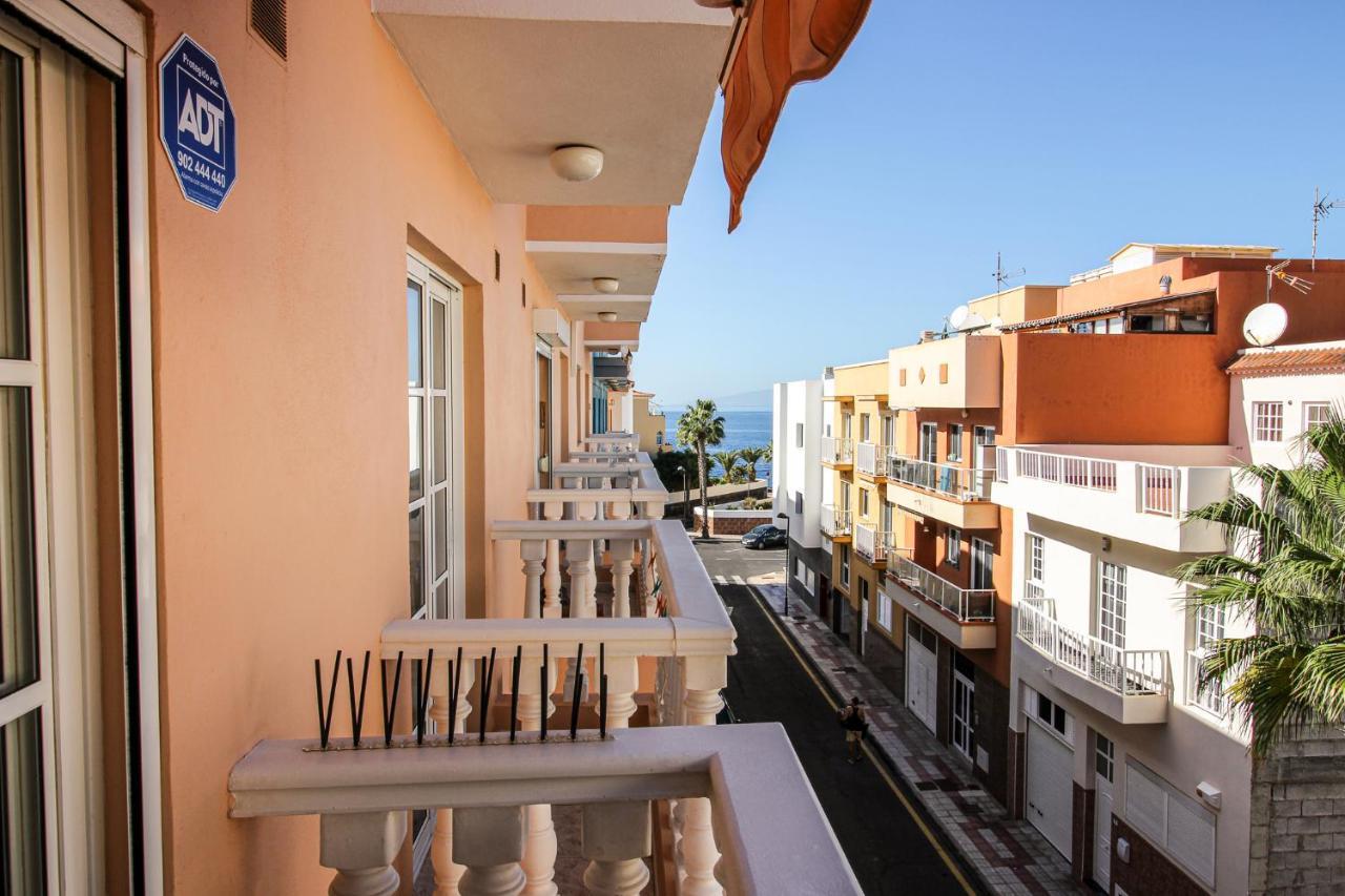Beautiful Renovated Apartment With Air Conditioning Just Steps From The Sea In Playa San Juan Εξωτερικό φωτογραφία