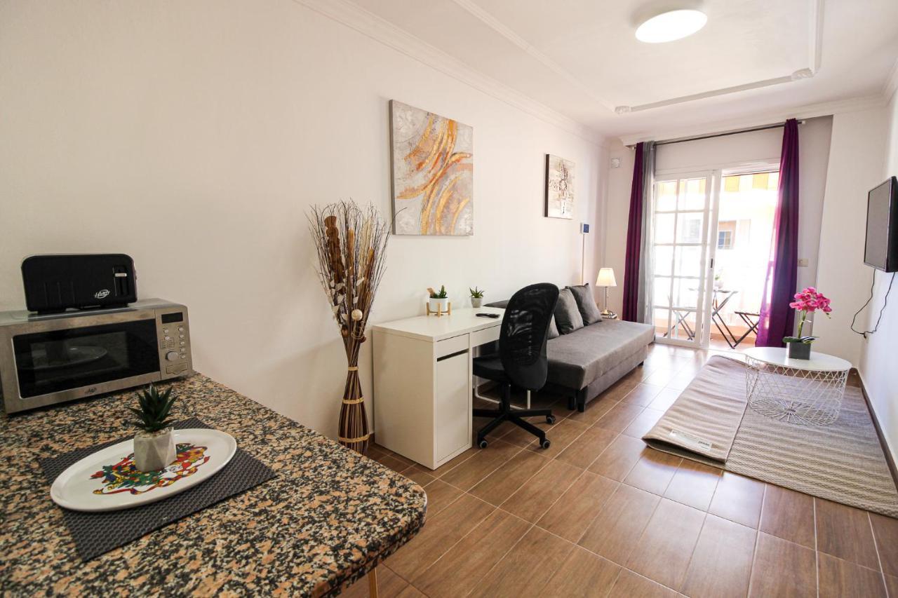 Beautiful Renovated Apartment With Air Conditioning Just Steps From The Sea In Playa San Juan Εξωτερικό φωτογραφία