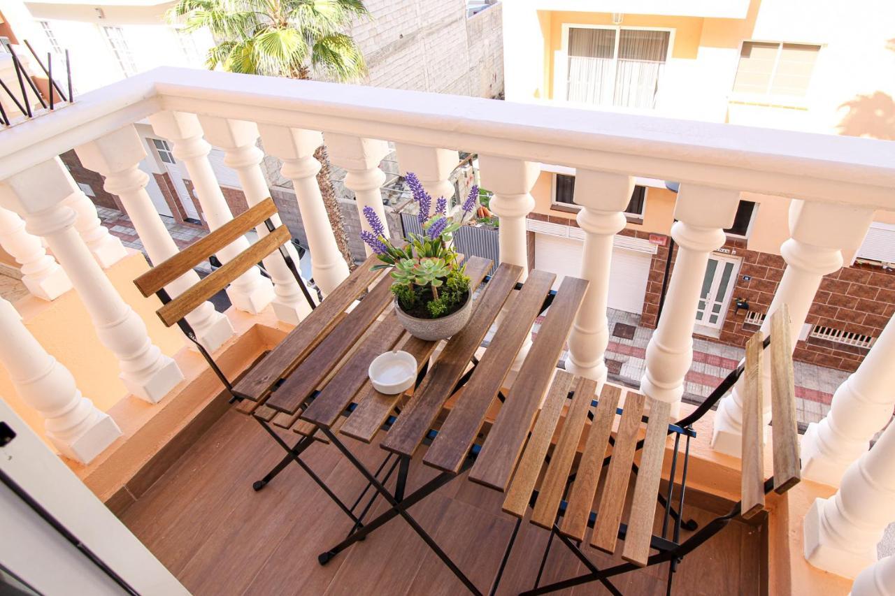 Beautiful Renovated Apartment With Air Conditioning Just Steps From The Sea In Playa San Juan Εξωτερικό φωτογραφία