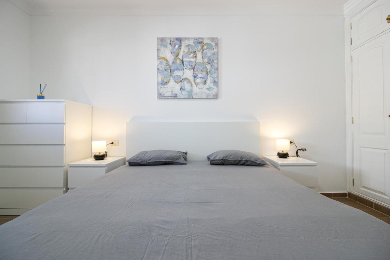 Beautiful Renovated Apartment With Air Conditioning Just Steps From The Sea In Playa San Juan Εξωτερικό φωτογραφία